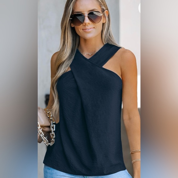 Cupshe Tops - Navy crossover top